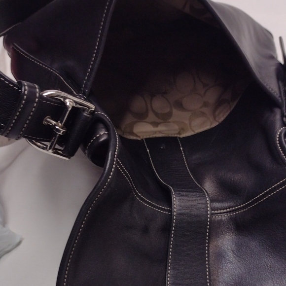 Coach Black Leather Shoulder Bag with Buckle Closure - Picture 8 of 15